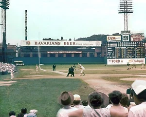 Cincinnati Reds Crosley Field Score Clock - 8x10 Color Photo - Picture 1 of 1