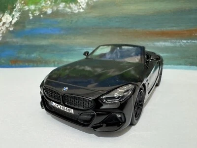 Coche de juguete BMW Z4 con licencia con nombre personalizado 1:34 - fundas de regalo de cumpleaños para papá/niño Foto 1 de 4