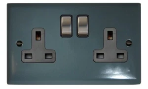 Enchufe conmutado G&H SDG310 placa de espectro gris oscuro 2 velocidades doble 13A - Imagen 1 de 1