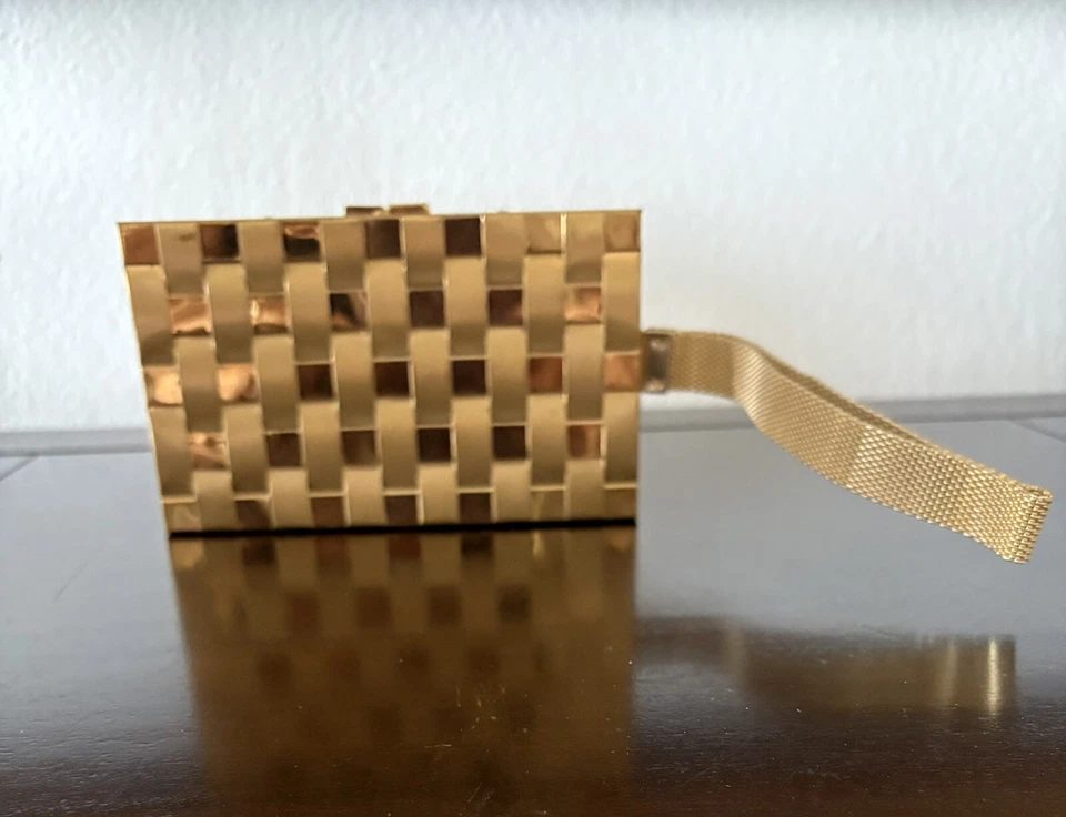 De colección. Bolso sin asas/bolso de noche de malla tejido canasta de metal tono dorado de la década de 1950 - Art Deco - ¿Evans? Foto 1 de 4