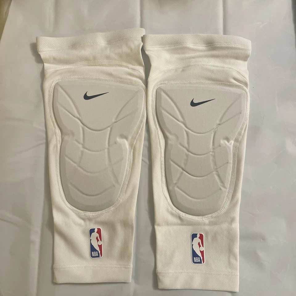 Nike NBA Issued Hyperstrong Padded Knee Sleeves Mens Size L/XL CT3877-101 S46
