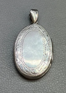 Antique Sterling Silver Oval Mourning Locked Pendant Engraved for Two Photos - Picture 1 of 6