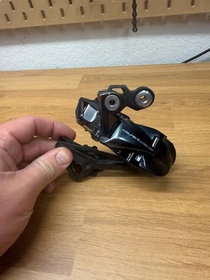 禧玛诺 Dura-Ace Di2 11 速后变速器 - 黑色 — 第 1/2 张图片