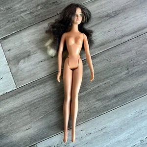 1970er Tuesday Taylor 11,5" Kopfhaut schwenkbare Modepuppe Ideal Toy Co. Wimpern - Bild 1 von 10