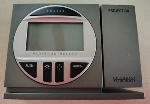 La Crosse Technology Atomic Projection Alarm Clock Model WT-5600  Battery Power - Picture 1 of 8