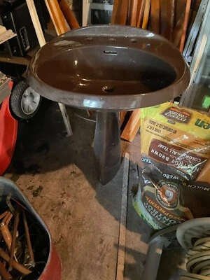 De colección. Fregadero de pedestal grande porcelana marrón dos piezas Foto 1 de 3