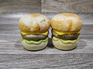 Vintage Cheese Burger Hamburger Salt and Pepper Shakers Ceramic 2.5" - Picture 1 of 5