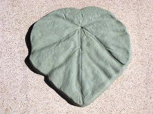 18"x2" STEPPING STONE MOLD MAKE THICK GARDEN LEAF, USA MADE, SHIPS FREE NEXT DAY - Picture 1 of 4