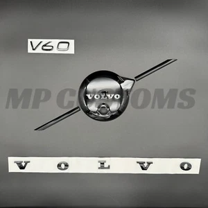 Volvo V60 negro brillante parrilla insignia letras 2023-24 con paquete de orificios para cámara frontal - Imagen 1 de 17