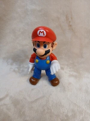 New World of Nintendo Star Power Mario 4" 2-5 Action Figure Jakks Pacific - Image 1 of 4