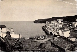 Vintage Postcard Cadaques -la bahia desde la Iglesia-water, boats, village - Picture 1 of 2