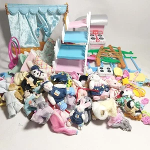 Huge FURRYVILLE Lot 25 Figures & Furniture Many accessories loose bunkbeds stage - Picture 1 of 15
