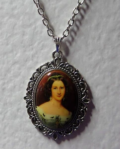 Calcomanía de 1,5" CAMEO DAMA ERMINE PIEL AJUSTE VICTORIANO ESTILO COLGANTE PLATEADO DK - Imagen 1 de 5