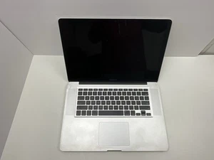 Apple Macbook Pro 15.4'' A1286 intel i5 2.4GHz 320GB HDD 4GB RAM - Picture 1 of 4