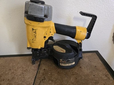 DEWALT DW66C-1 15 ° Coil Siding and Fencing Nailer Used Tested Excellen Working  - Image 1 of 4