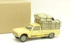 Kit Monté Résine SB 1/43 - Peugeot 504 Pick Up Sahara - Imagen 1 de 6