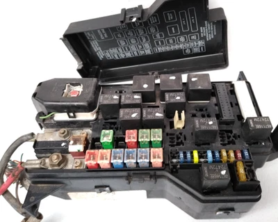 Dodge Ram 1500 2000-2001 caja de fusibles 56045422AE relé de bahía de motor 1500 2500 3500 L36 Foto 1 de 4