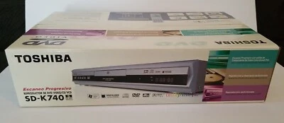 Reproductor de DVD y CD de escaneo progresivo TOSHIBA con zoom y multiformato sellado Foto 1 de 4