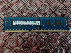 4GB SK Hynix PC3 - 14900R DDR3 ECC Reg Server Memory, HMT451R7AFR8C-RD T8 AF - Picture 1 of 1