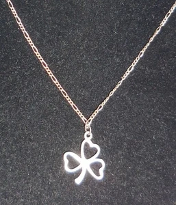 VINTAGE IRISH STERLING SILVER NECKLACE SHAMROCK CLOVER DESIGN - Picture 1 of 7