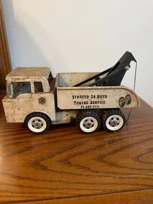 Vintage Structo No. 302 Pressed Steel Wrecker Tow Truck - Image 1 of 4