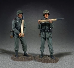 BRITAINS WORLD WAR 2 GERMAN 25222 2 MAN GERMAN 88MM FLAK GUN CREW - Picture 1 of 3