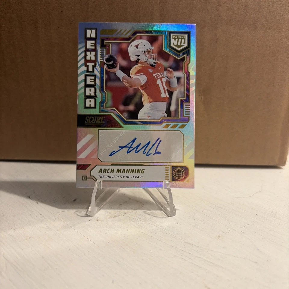 2025 Score NIL Next Era Arch Manning automático Foto 1 de 4