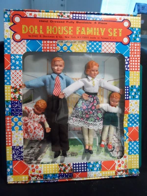 De Colección Casa de Muñecas Shackman Alemana Casa de Muñecas Familia Conjunto de 4 Nuevo en Caja Totalmente Flexible Foto 1 de 4