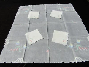 Vintage Organdy Tablecloth 4 Napkins Embroidery & Applique Flowers TC136 - Picture 1 of 12