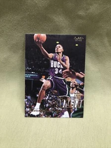 1997-98 Fleer Ray Allen #106 HOF Boston Celtics ๐ฅ - Picture 1 of 2