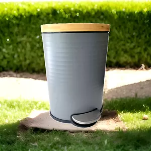 Small Gray Trash Can with Bamboo Lid Soft Close and Foot Pedal, 3.5 Gal/13L . - Picture 1 of 8