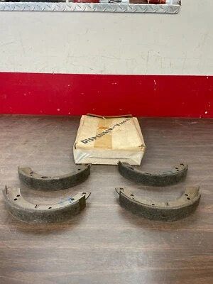 1959-68 TRIUMPH BRAKE SHOE SET NEW NORS 322 - Image 1 of 3
