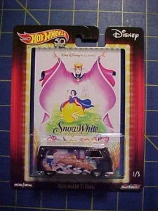 1/64 HOT WHEELS DISNEY 1/5 SNOW WHITE VOLKSWAGEN T1 PANEL BUS! NIP REAL RIDERS - Picture 1 of 4