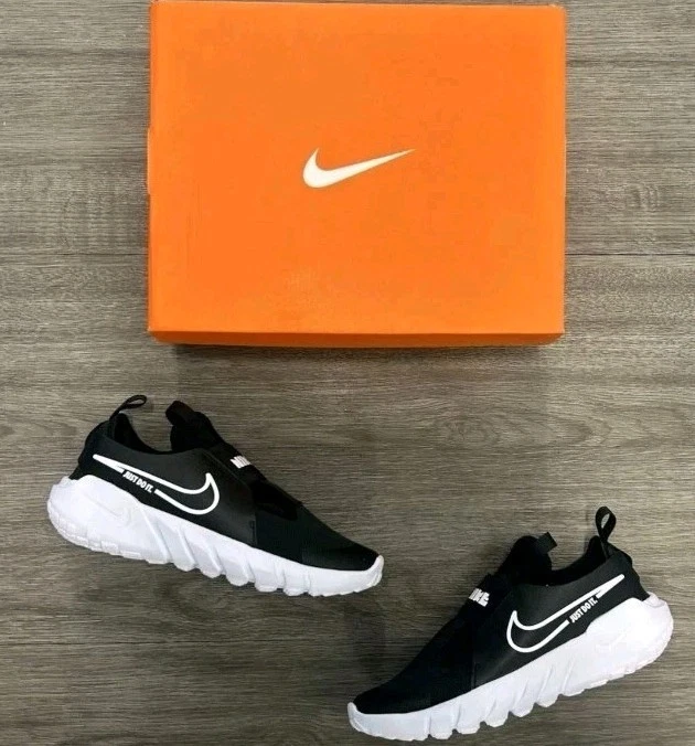 Size UK 5 (GS) - Nike Flex Runner 2 Low Black White