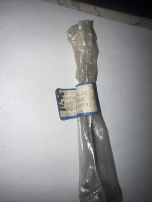 Válvula de admisión OEM 12911-38200 NUEVO DE LOTE ORIGINAL Suzuki Quadrunner 250 Lt250ef Foto 1 de 2