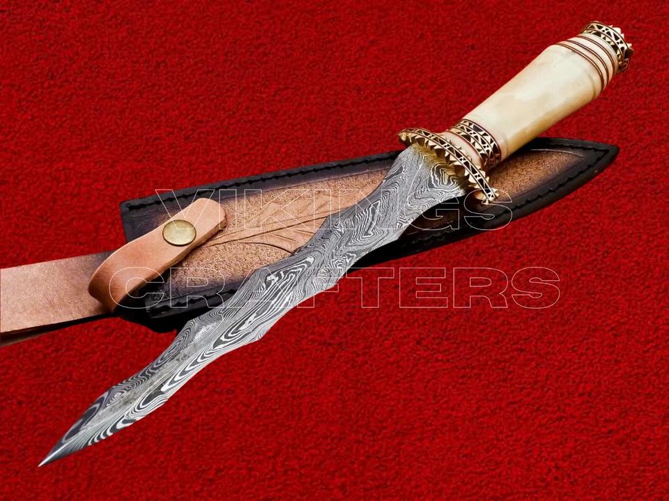 Faca adaga ondulada de aço damasco forjada à mão | Faca de cabo de osso de camelo - Imagem 1 de 4