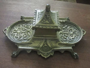 BRASS INKWELL DOUBLE PEN HOLDER HINGED LID PEDESTAL PAGODA DESIGN VINTAGE KOREA - Picture 1 of 5