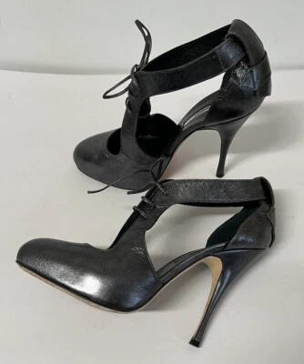 Sapatos plataforma salto alto cinza metálico Brian Atwood tamanho 8/39 gravata - Imagem 1 de 4