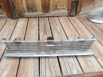 1972 Plymouth Satellite OEM Upper Grille Assembly Foto 1 de 4