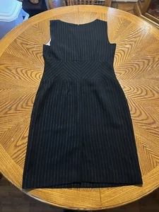 Kleine schwarze Kleid Talbots, Größe 10, vertikal weiße Nadelstreifen, 38 Zoll lang - Bild 1 von 10