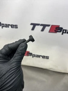 Audi TT 8N Mk1 Engine Bay Trim Fixing Bolt Screw Genuine 8N0103531 - Picture 1 of 3