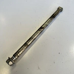 Yamaha MT09 2014 Swingarm swing arm axle bolt shaft spindle - Picture 1 of 3