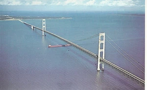 Mackinac Bridge Lake Freighter Passing Below Mackinaw City MI Postcard 6 - Imagen 1 de 2