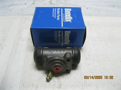 Drum Brake Wheel Cylinder Rear Right Bendix 33943 fits 1987 Toyota Camry - Image 1 of 4