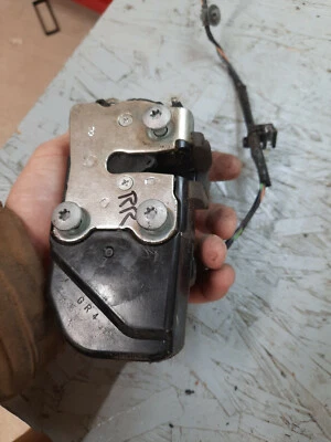 Atuador de trava de porta 2006-2010 Dodge Charger passageiro traseiro direito fabricante de equipamento original - Imagem 1 de 2