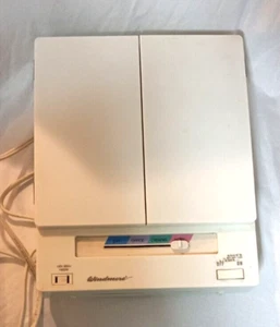 VTG Lighted Makeup MIRROR Windmere Excellence Cosmetic Vanity 3 Way Folding READ - Picture 1 of 6