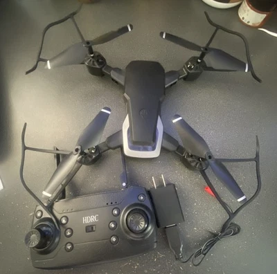 Дрон квадрокоптер, заряжается от USB, пульт дистанционного управления с помощью телефона - Изображение 1 из 4