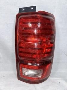 1997-2002 Ford Expedition Right Rear Tail Light Assembly F75B-13B504-A - Picture 1 of 5