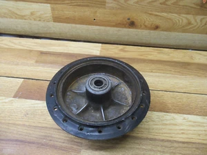 YZ 125 YAMAHA *1981 YZ 125 1981 FRONT WHEEL HUB - Picture 1 of 7