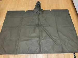 1980's GERMAN ARMY HOODED RUBBERIZED HEAVY DUTY WET WEATHER PONCHO 59X41 W/ FLAG - Picture 1 of 6